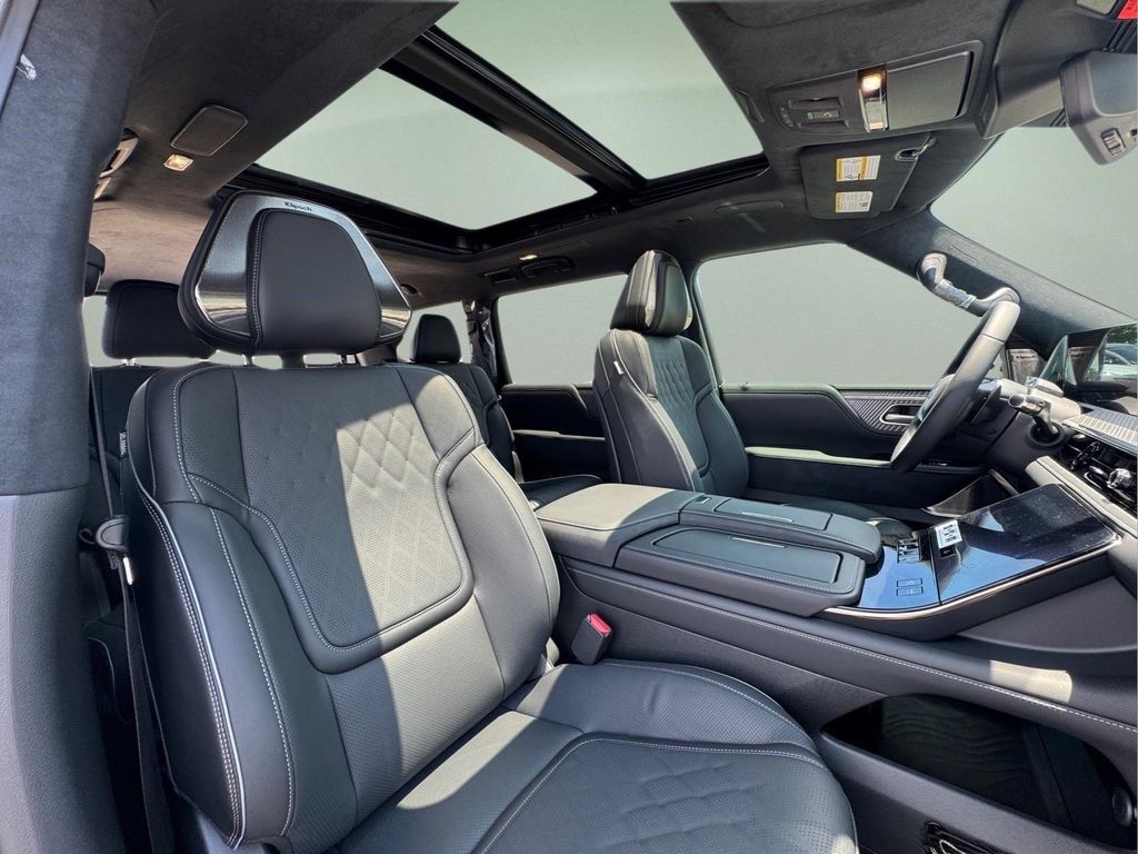 صورة مصغرة 12 لـ 2027 Infiniti QX80 AUTOGRAPH