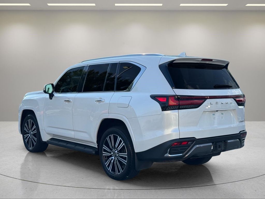 صورة 3 لـ 2023 Lexus LX 600 LUXURY