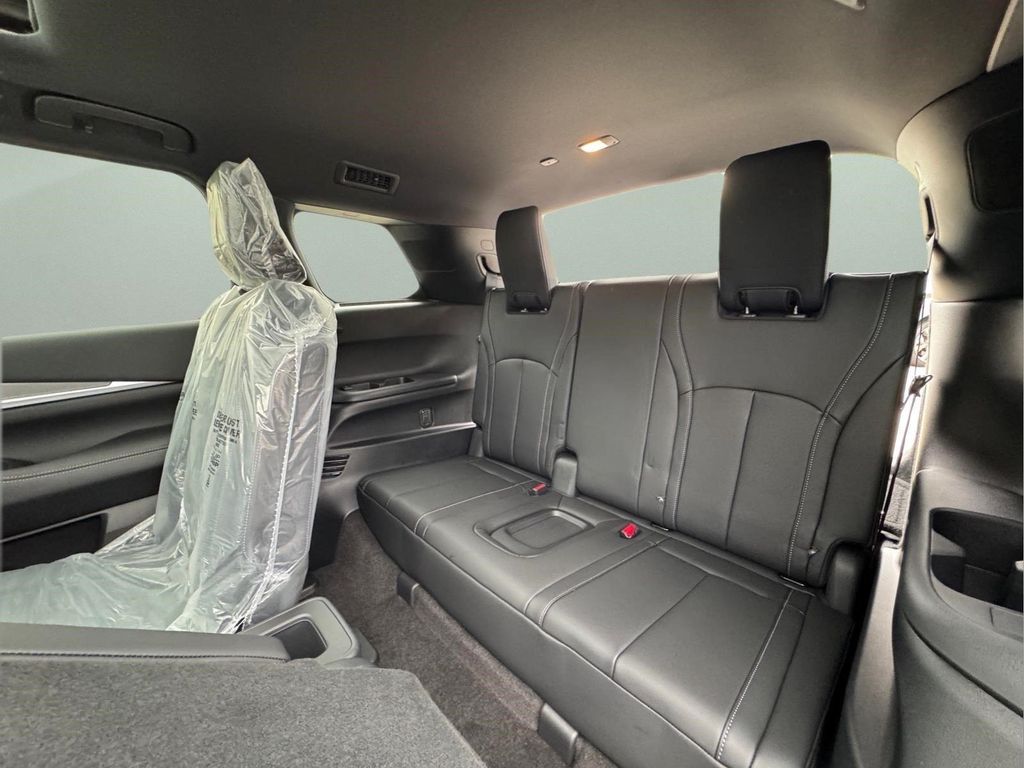 صورة مصغرة 12 لـ 2027 Infiniti QX60 SPORT AWD