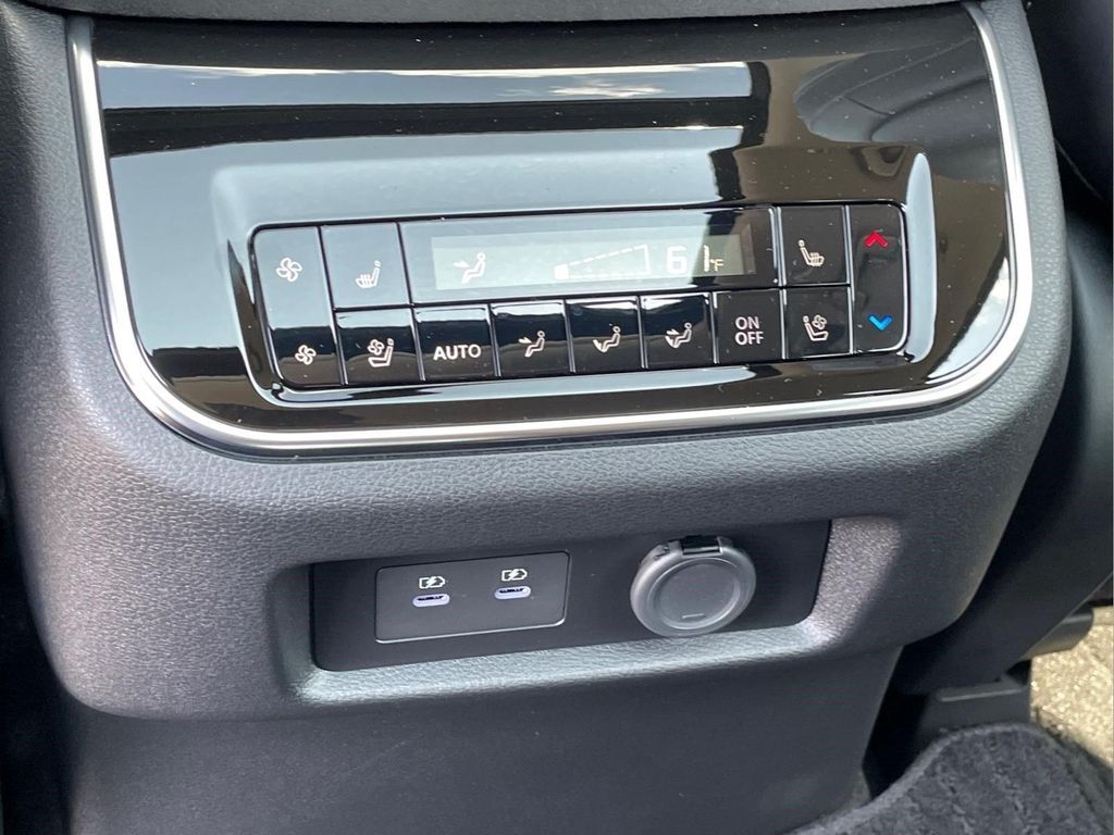 صورة مصغرة 19 لـ 2027 Infiniti QX80 LUXE
