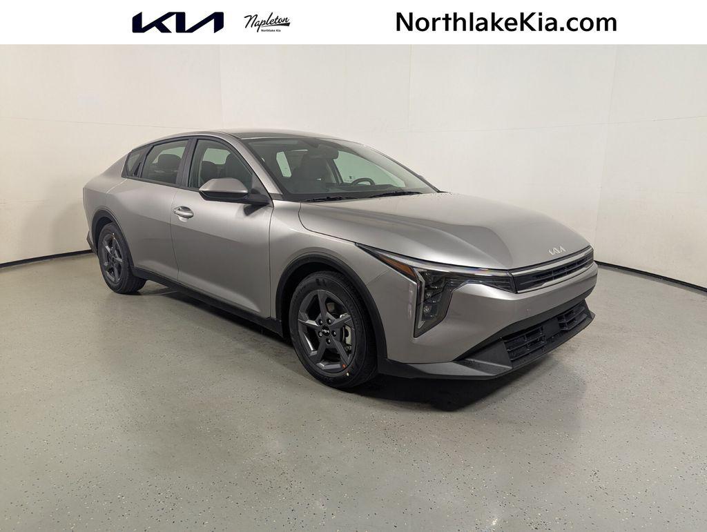 New 2025 Kia K4 LXS