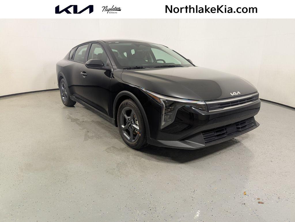 New 2025 Kia K4 LXS