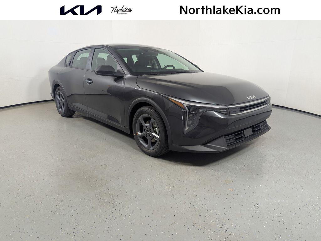 New 2025 Kia K4 LXS