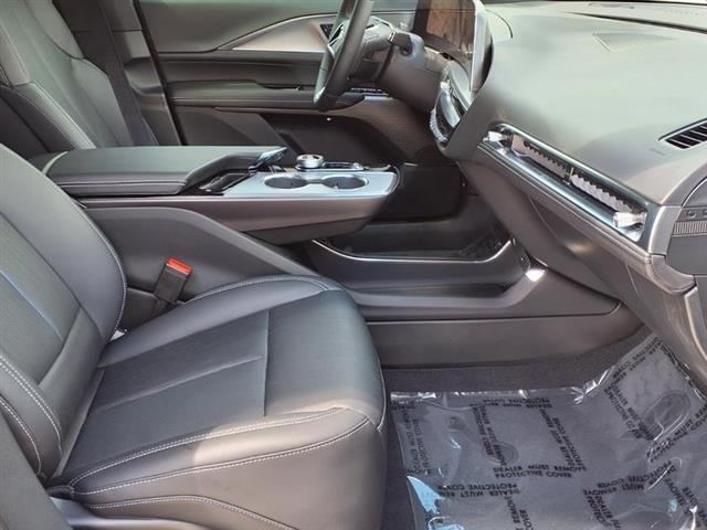 2027 Cadillac LYRIQ SPORT — миниатюра 9