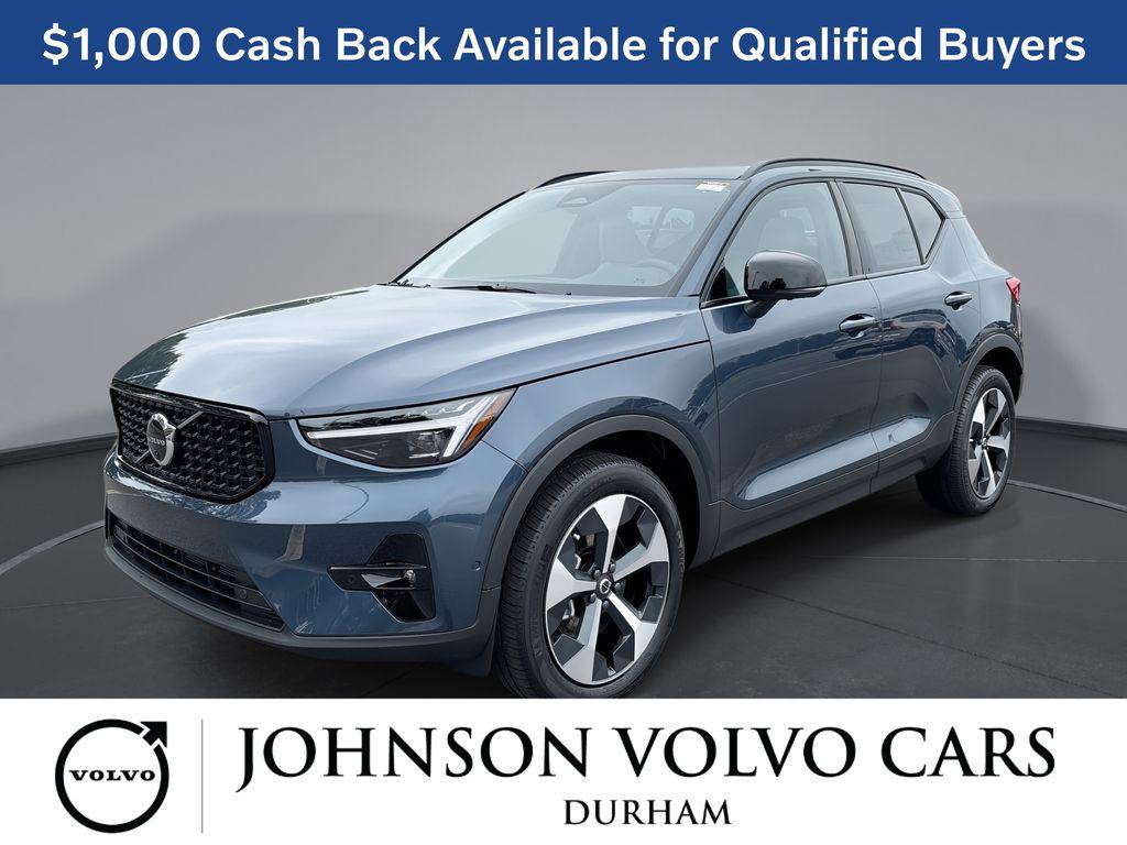 New 2026 Volvo XC40 Plus, B5 AWD Gas (mild hybrid), Dark