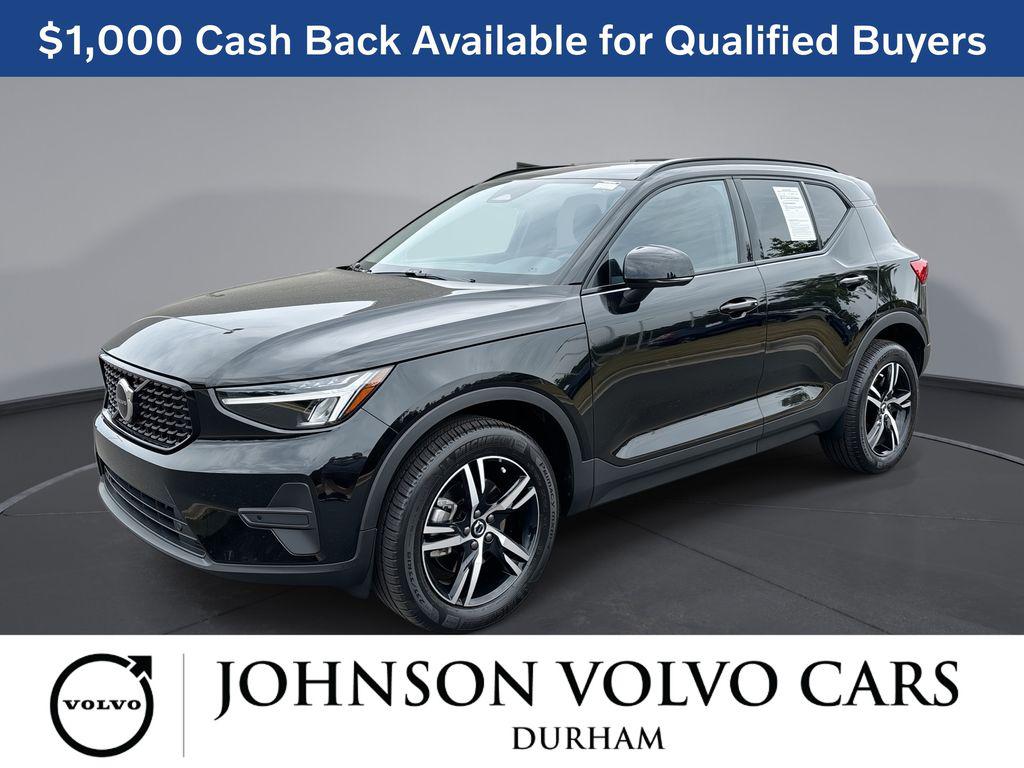 New 2026 Volvo XC40 Core, B5 AWD Gas (mild hybrid), Dark