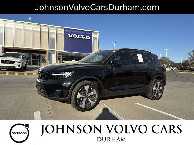 New 2026 Volvo XC40 Plus, B5 AWD Gas (mild hybrid), Dark