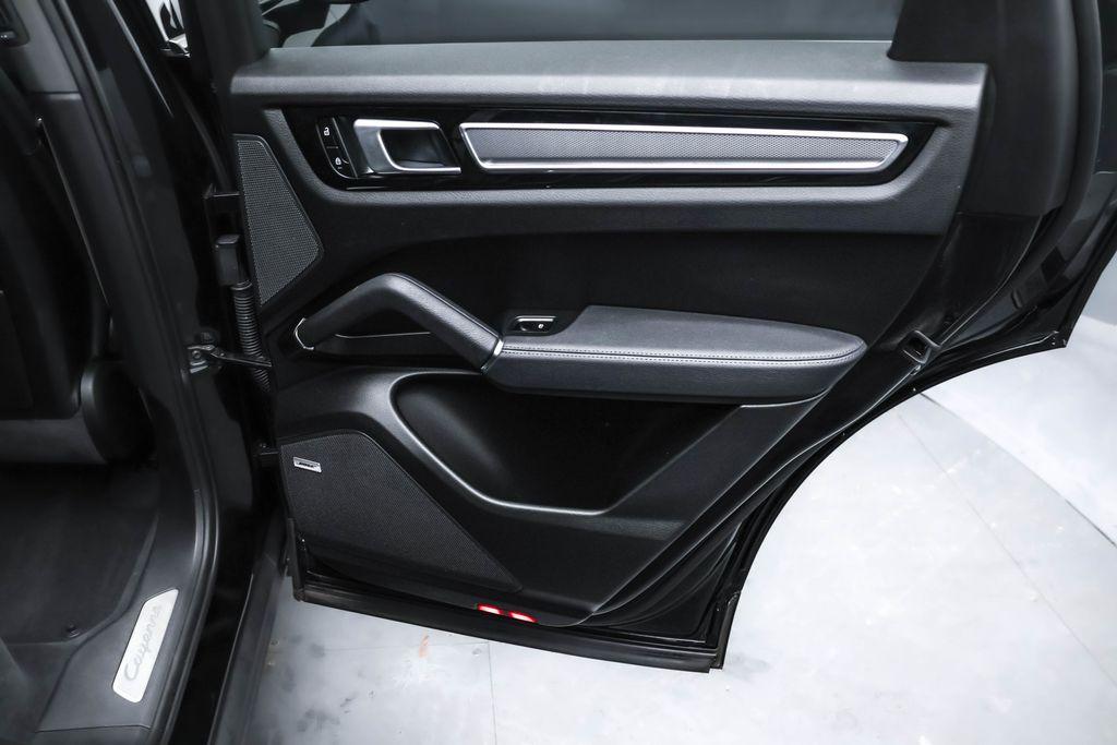2022 Porsche CAYENNE PLATINUM EDITION 缩略图 32