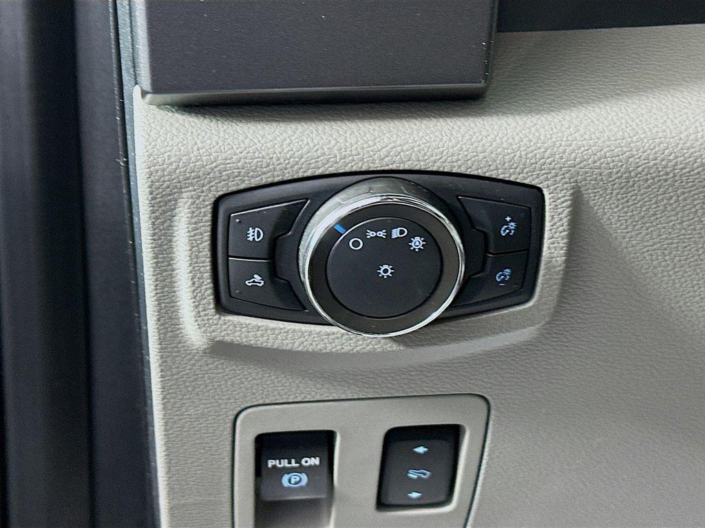 FORD F-150 XLT - 10