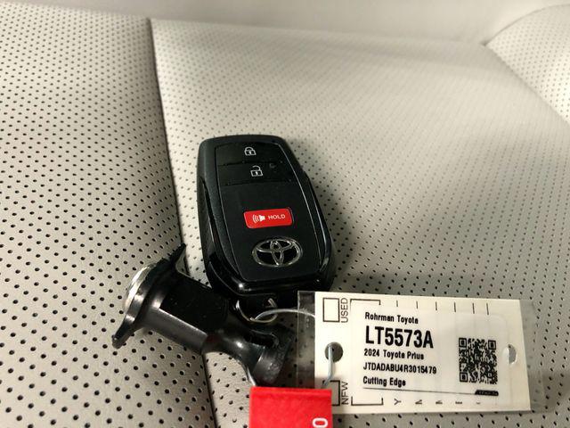 2024 Toyota PRIUS XLE thumbnail 31