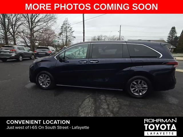 TOYOTA SIENNA - 2