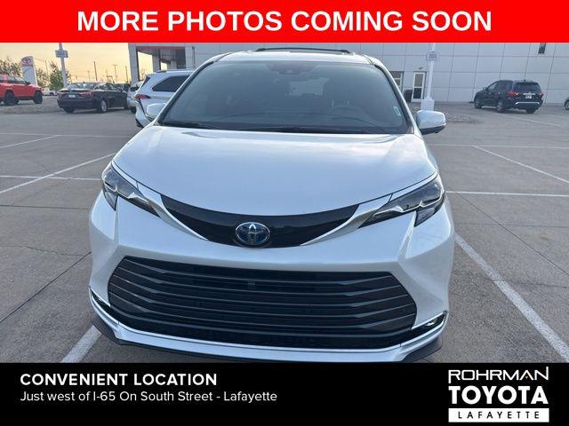 TOYOTA SIENNA - 2