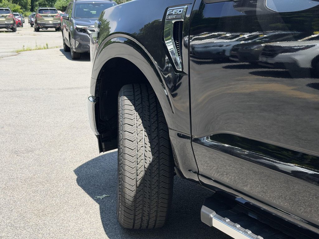 صورة 9 لـ 2026 FORD F-150 LARIAT