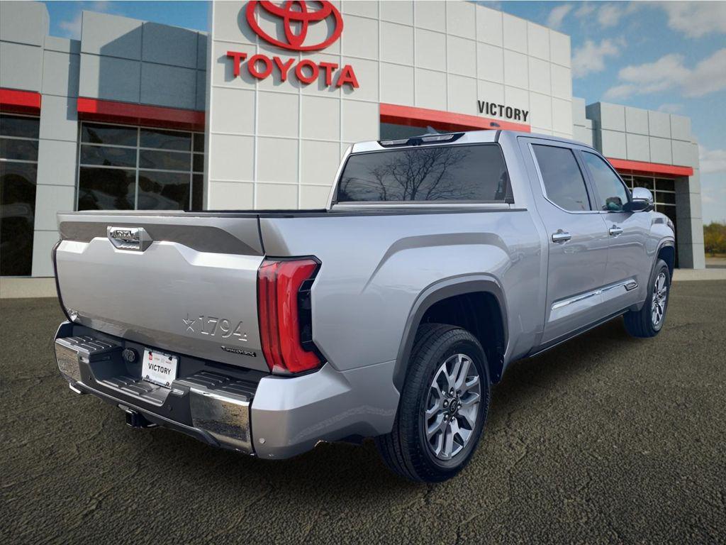 TOYOTA TUNDRA - 3