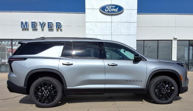 New 2026 Chevrolet Traverse LT