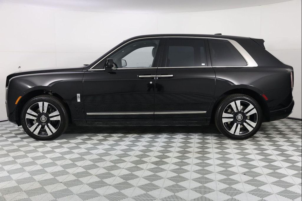 New 2027 Rolls-Royce Cullinan