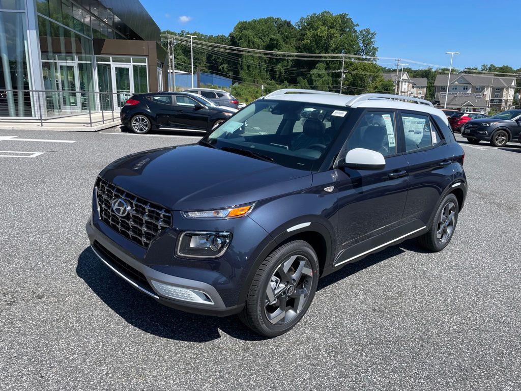 New 2026 Hyundai VENUE SEL w/Two-Tone Roof
