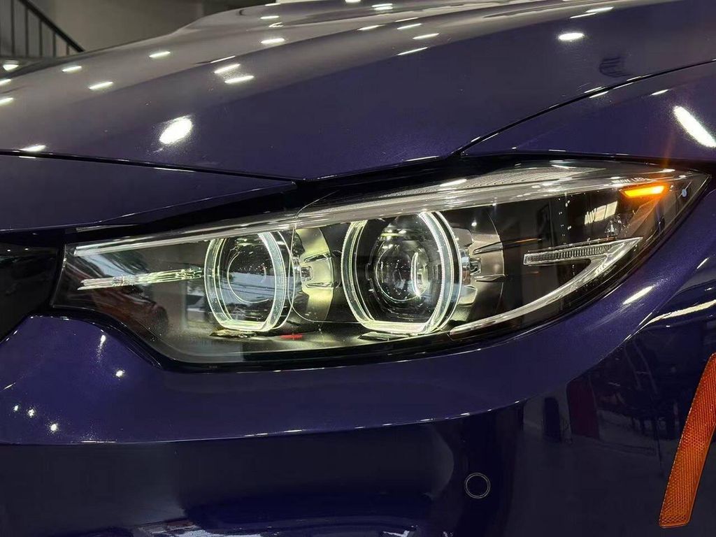 صورة مصغرة 17 لـ 2020 BMW M4 BASE