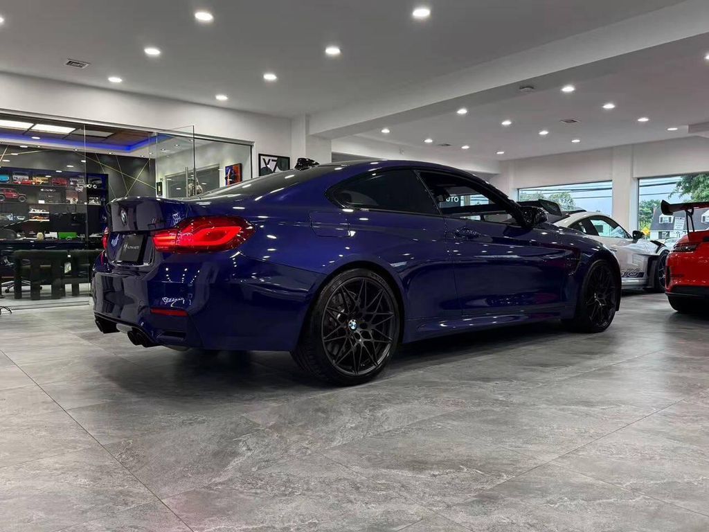 صورة 4 لـ 2020 BMW M4 BASE