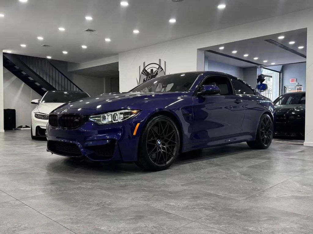 صورة 1 لـ 2020 BMW M4 BASE