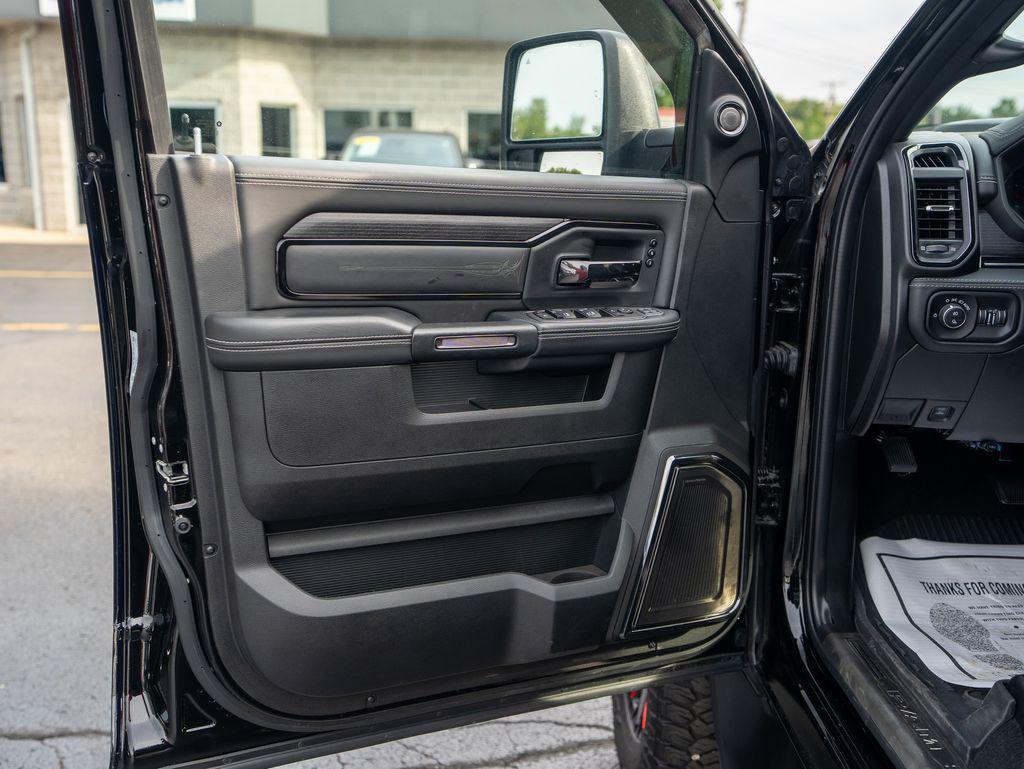 صورة 10 لـ 2023 RAM 2500 LIMITED CREW CAB 4X4 6'4' BOX