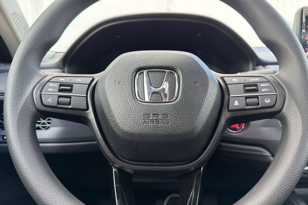 صورة 10 لـ 2026 Honda ACCORD SE