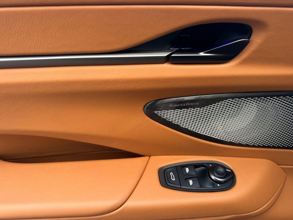 صورة مصغرة 13 لـ 2026 Aston Martin VANTAGE BASE