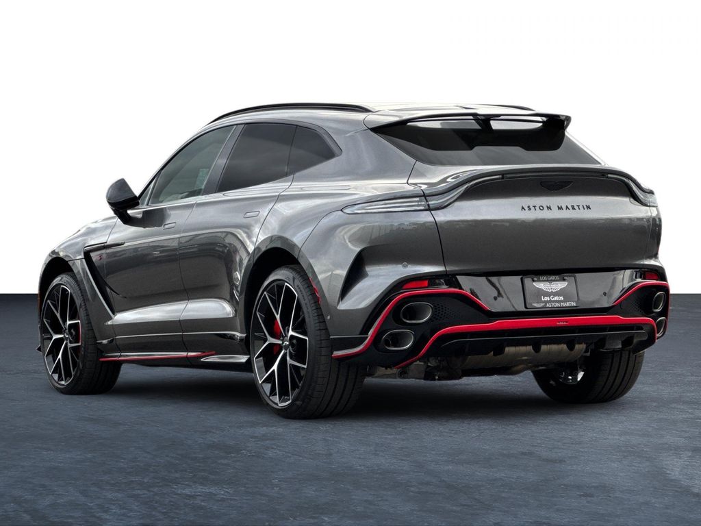 2026 Aston Martin DBX S — фото 2