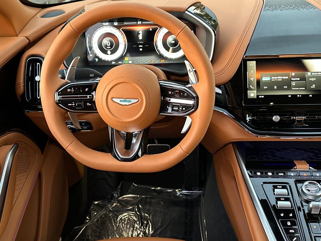 2026 Aston Martin DBX 707 缩略图 15