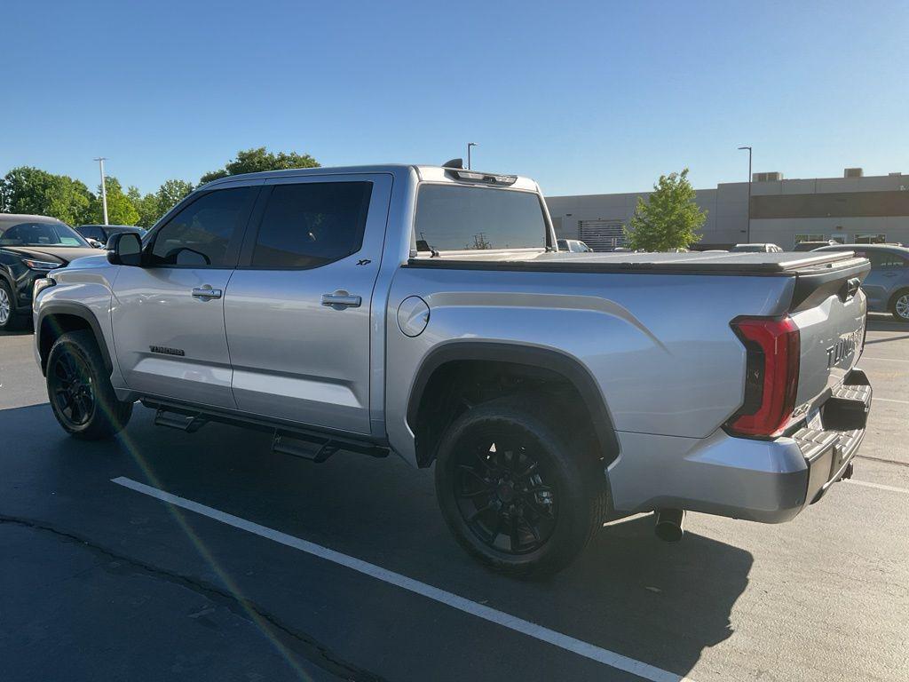 TOYOTA TUNDRA - 8