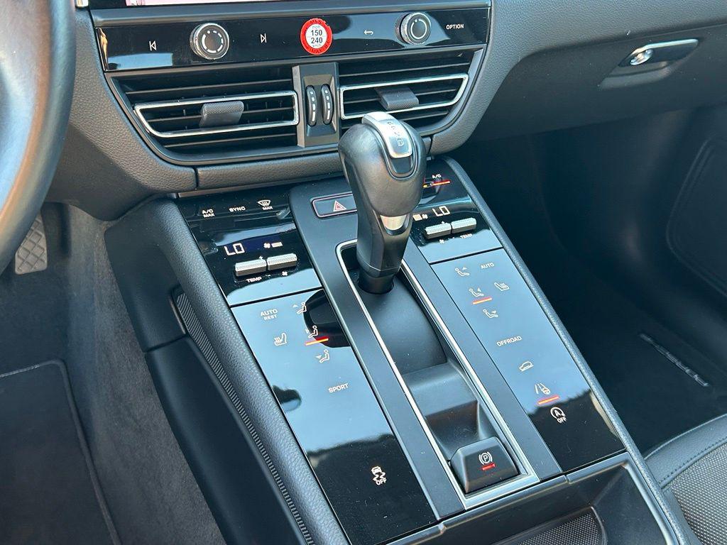 صورة مصغرة 34 لـ 2023 Porsche MACAN T