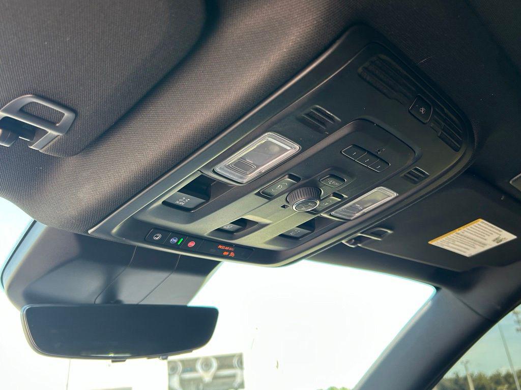 صورة مصغرة 35 لـ 2024 Cadillac ESCALADE ESV PREMIUM LUXURY