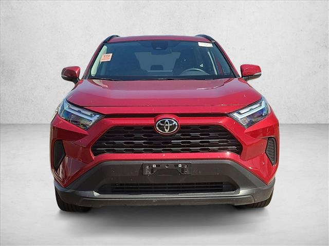 2025 Toyota RAV4 XLE 照片 2