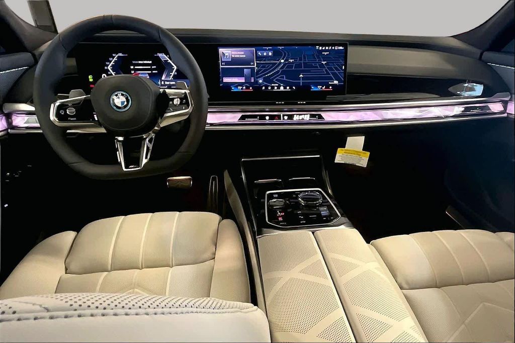 صورة 5 لـ 2026 BMW 750E I XDRIVE