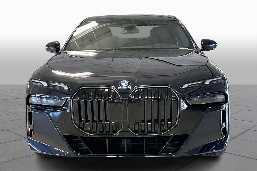 2026 BMW 760 XDRIVE photo 3
