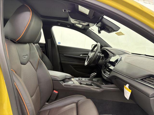 2026 Cadillac CT4-V V-SERIES RWD 缩略图 24