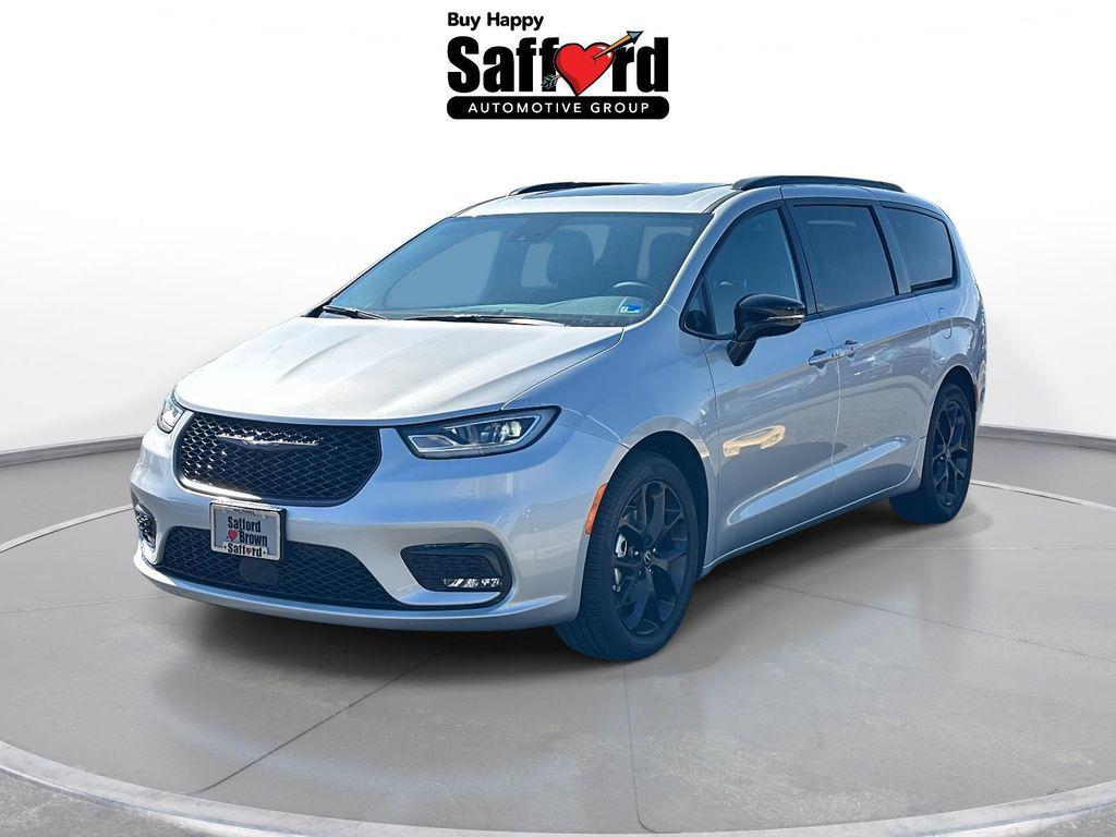 New 2026 Chrysler Pacifica Limited