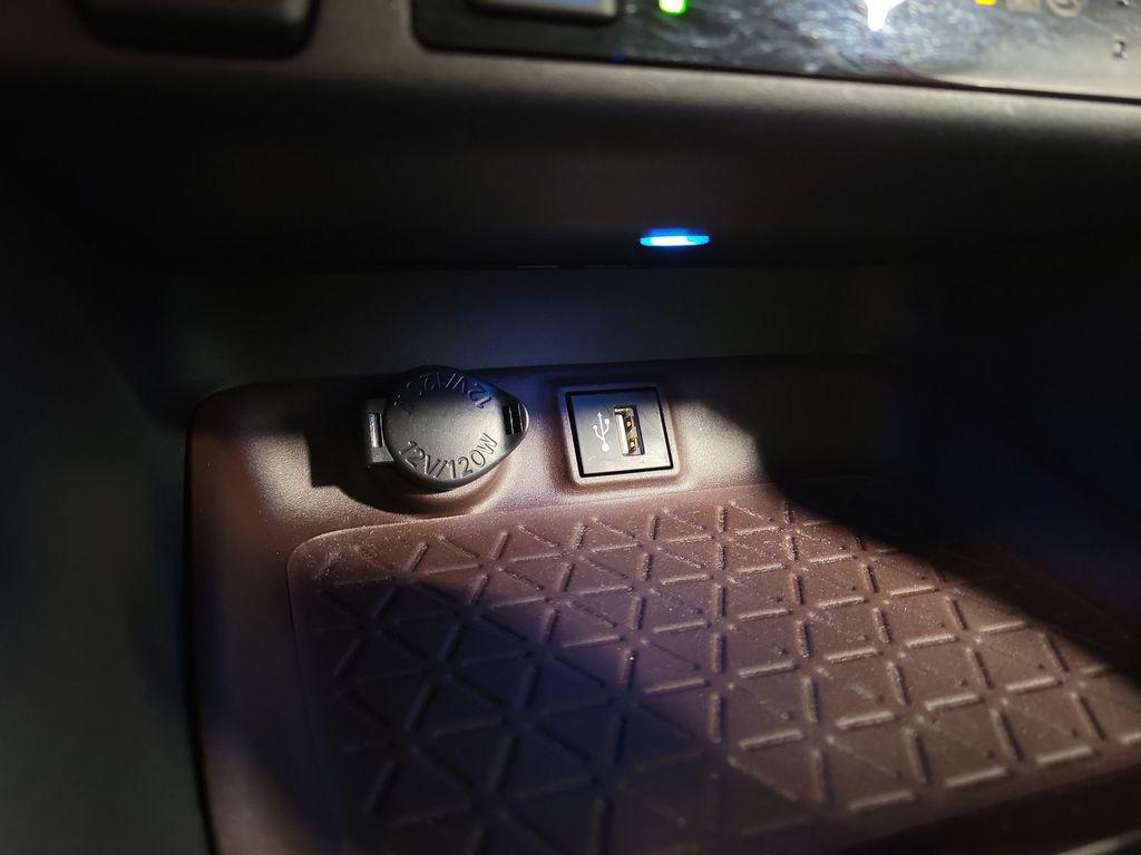 صورة مصغرة 17 لـ 2023 Toyota RAV4 LIMITED