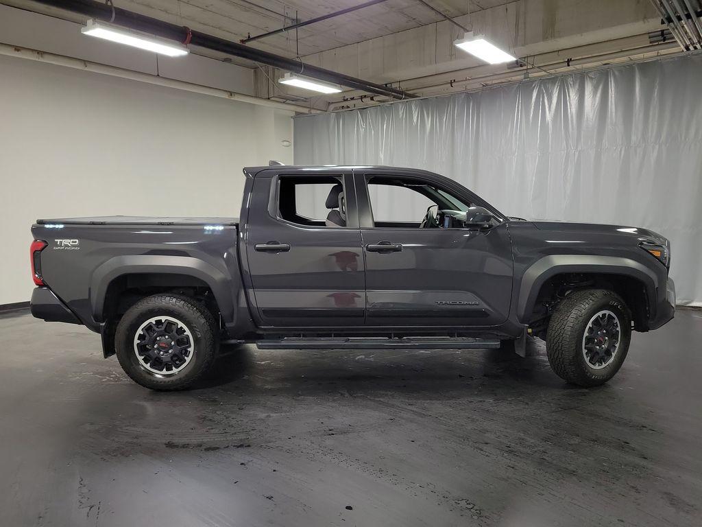 صورة 9 لـ 2024 Toyota TACOMA TRD OFF ROAD