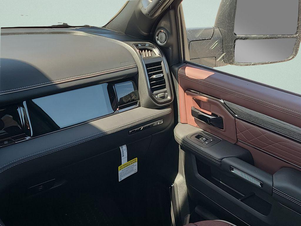 صورة مصغرة 13 لـ 2026 RAM 2500 LIMITED MEGA CAB 4X4 6'4' BOX
