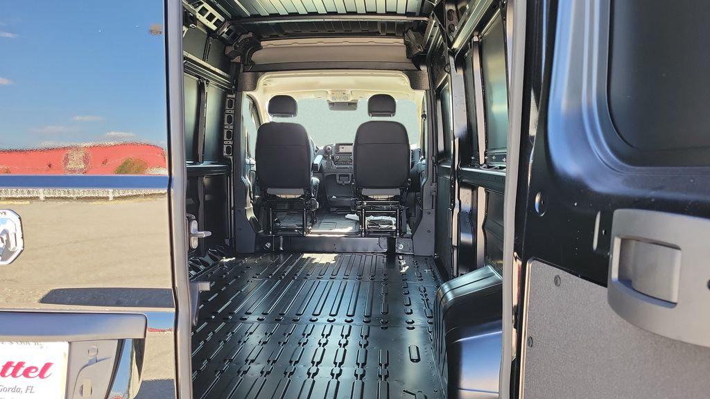 صورة 9 لـ 2026 RAM PROMASTER 3500 HIGH ROOF