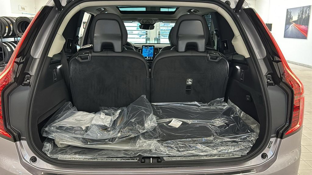صورة 31 لـ 2027 Volvo XC90 ULTRA DARK THEME