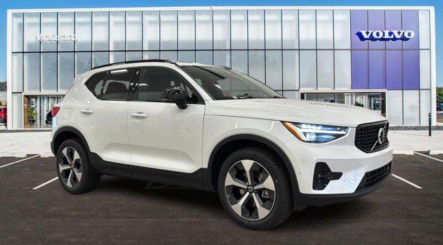 New 2026 Volvo XC40 Plus, B5 AWD Gas (mild hybrid), Dark