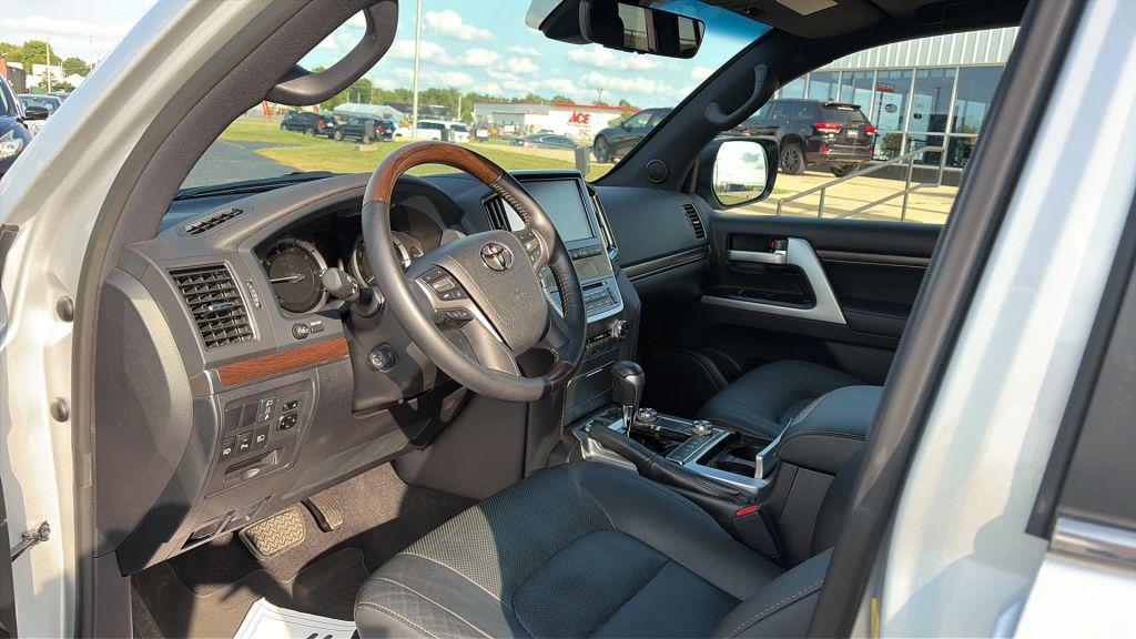 صورة 11 لـ 2021 Toyota LAND CRUISER BASE