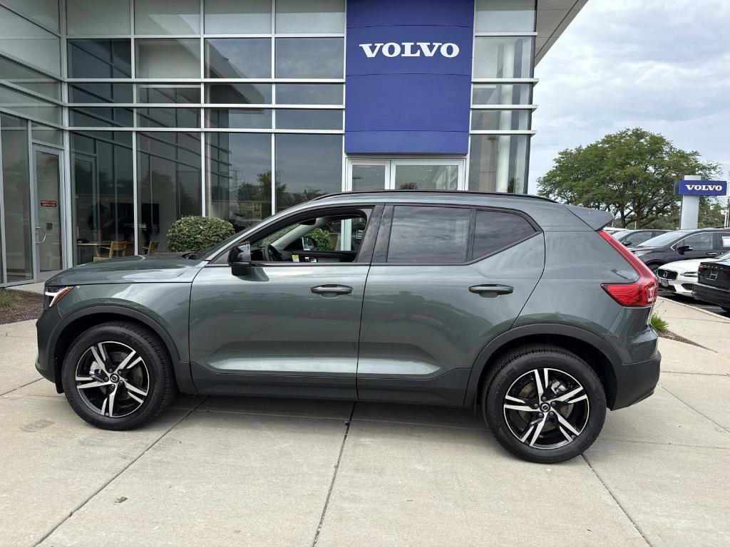 New 2026 Volvo XC40 B5 Core