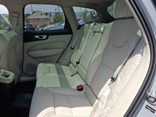 2026 Volvo XC60 PLUG-IN HYBRID ULTRA — фото 9