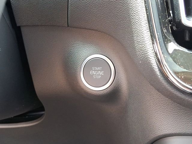 صورة 19 لـ 2026 Volvo XC40 ULTRA BLACK EDITION
