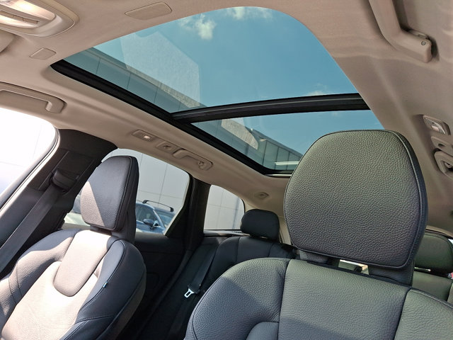 صورة مصغرة 13 لـ 2023 Volvo XC60 PLUS BRIGHT THEME
