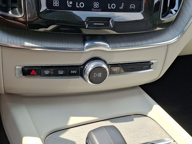 2024 Volvo XC60 RECHARGE PLUG-IN HYBRID PLUS DARK THEME 缩略图 15