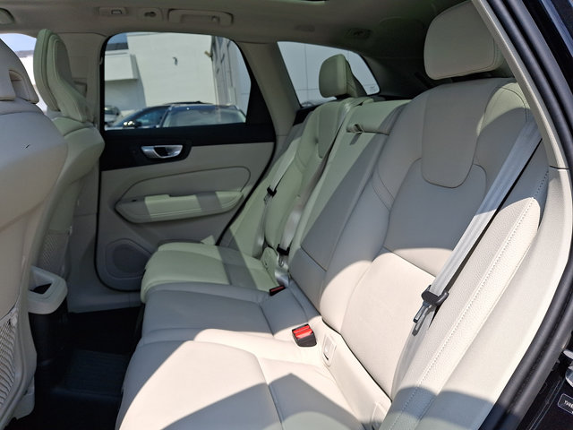 صورة 9 لـ 2024 Volvo XC60 RECHARGE PLUG-IN HYBRID PLUS DARK THEME